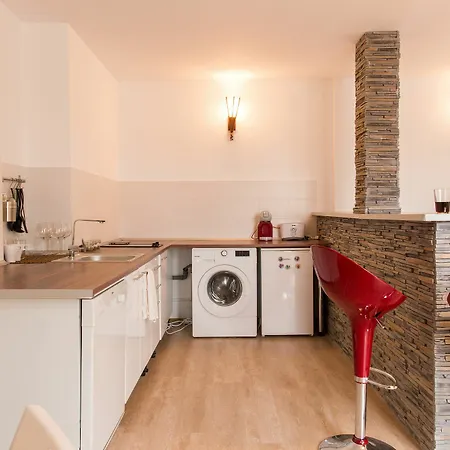 Spacious Ultracentral Old Apartment